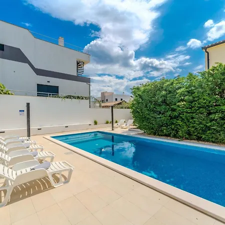 Carlotta Apartman Zadar